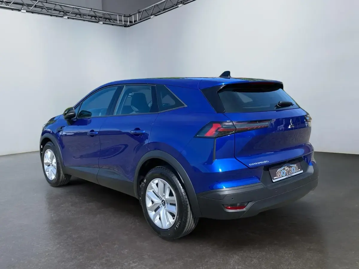 Neu Mitsubishi Grandis Diamant Edition 140 PS (102 kW) 2026 Royalblau SUV