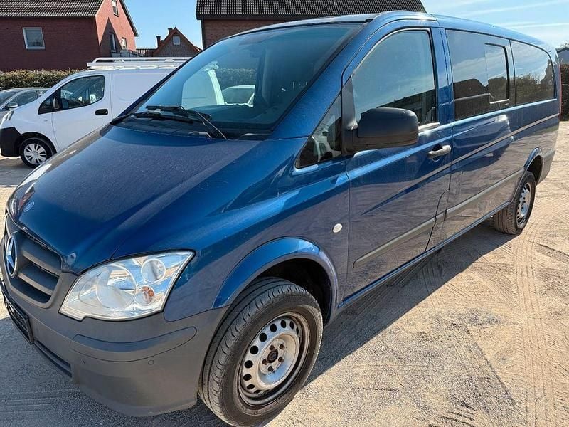 Blau Gebraucht 2012 Mercedes Vito Van / Kleinbus | 8.990 € (Guter Preis) - Bild 1/4
