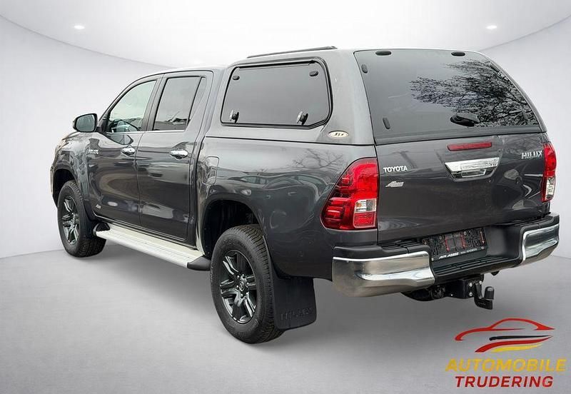 Gebraucht Toyota HiLux 150 PS (110 kW) 2023 Grau Abholung