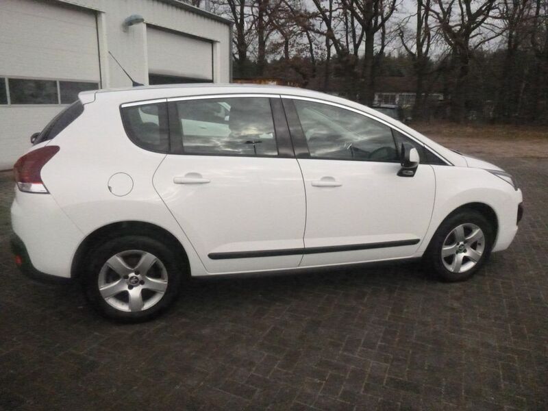 Gebraucht Peugeot 3008 Active 120 PS (88 kW) 2015 Weiß Van / Kleinbus