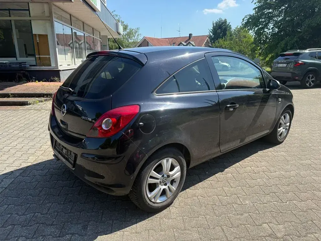 Gebraucht Opel Corsa Color Edition 69 PS (50 kW) 2011 Schwarz Kleinwagen