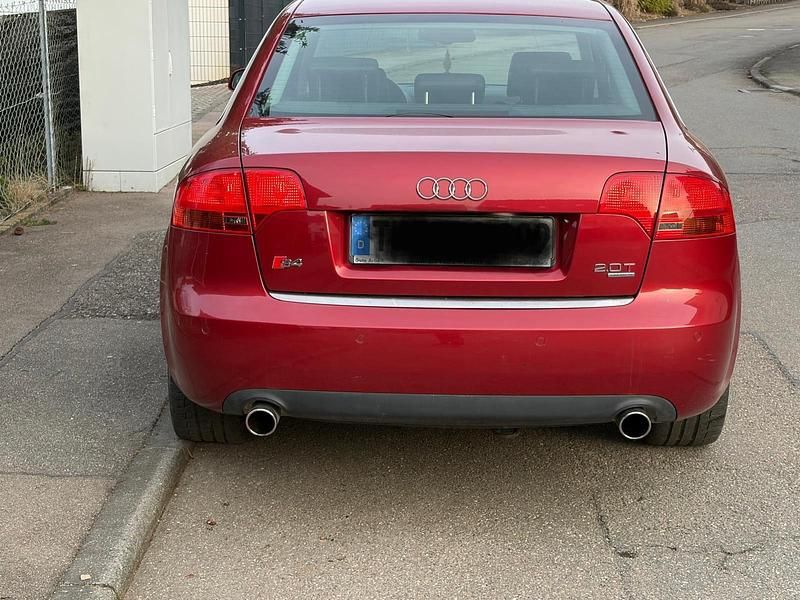 Gebraucht Audi S4 Sport 200 PS (147 kW) 2005 Rot Limousine