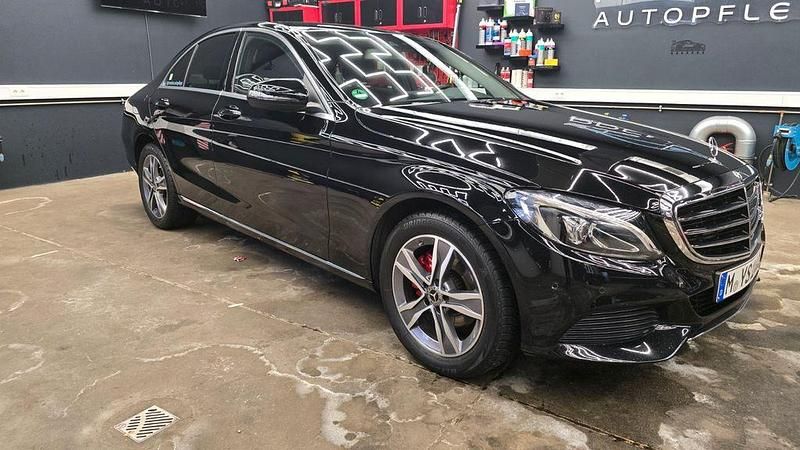 Gebraucht Mercedes C220 170 PS (125 kW) 2018 Schwarz Limousine