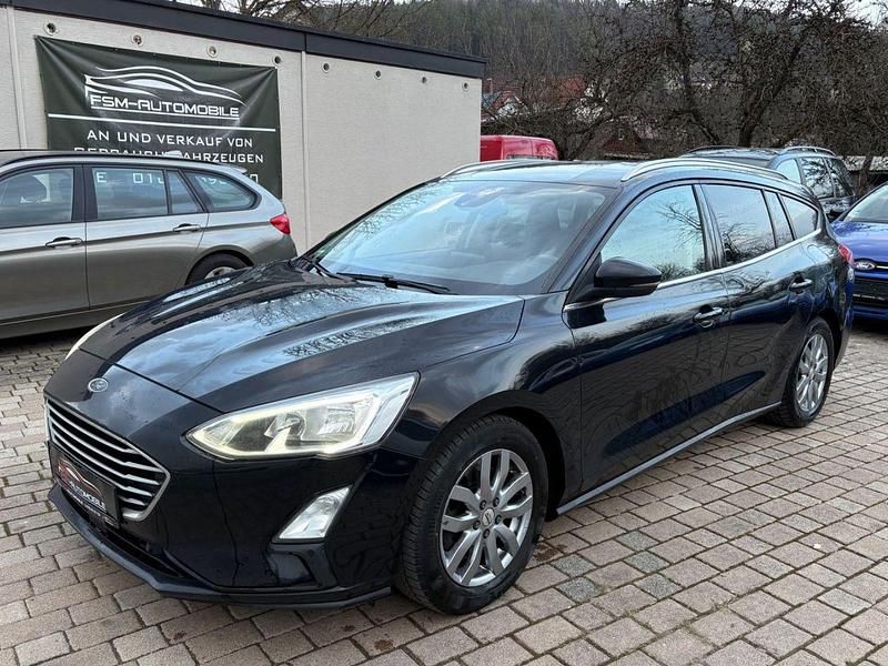 Gebraucht Ford Focus Cool & Connect 125 PS (91 kW) 2018 Schwarz Kombi