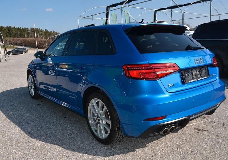Gebraucht Audi A3 Design 150 PS (110 kW) 2020 Blau Limousine