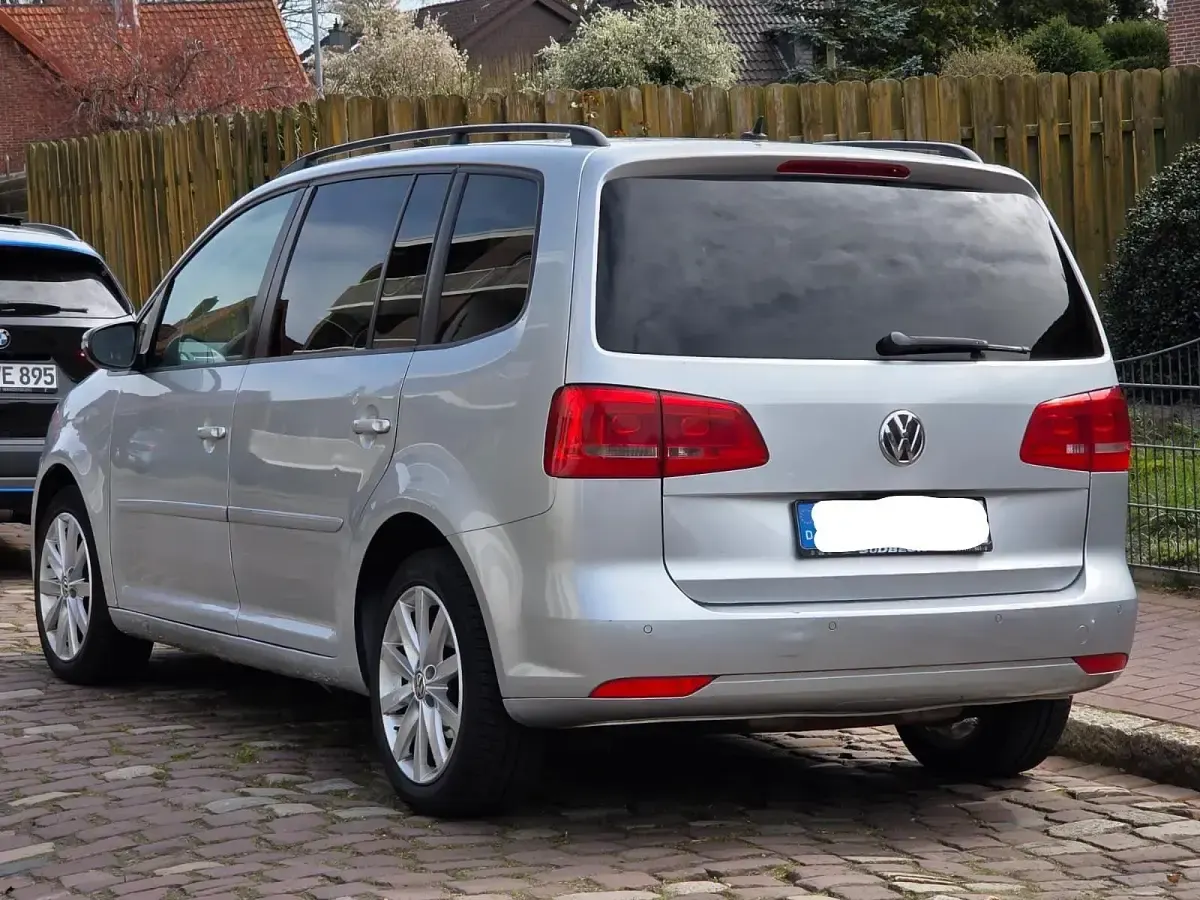 Gebraucht VW Touran 140 PS (102 kW) 2011 Silber Van / Kleinbus