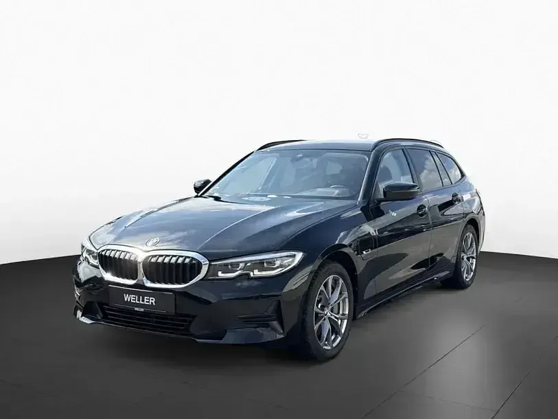 Używany BMW 330e Advantage 292 KM (214 kW) 2022 Czarny Kombi