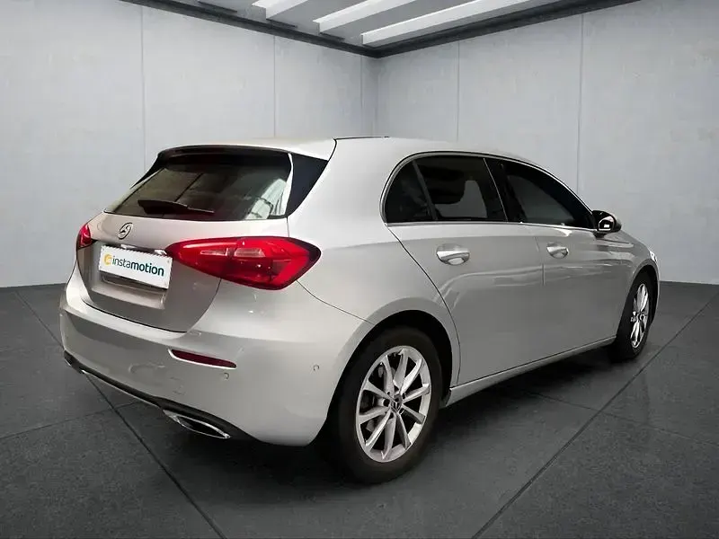 Gebraucht Mercedes A180 136 PS (100 kW) 2020 Silber Limousine