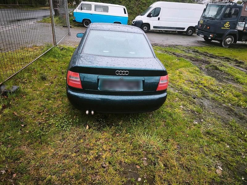 Usata Audi A4 90 CV (66 kW) 1995 Verde Berlina