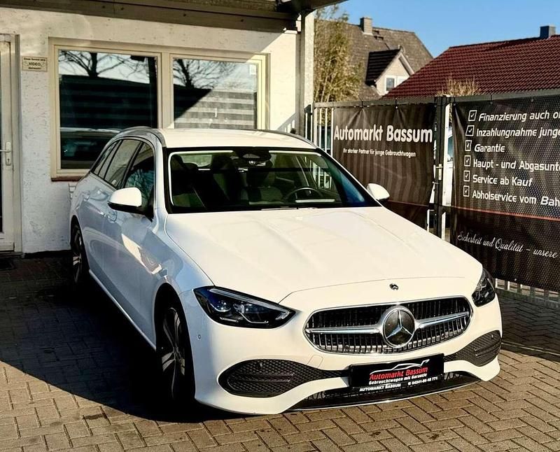Gebraucht Mercedes C220 Avantgarde 200 PS (147 kW) 2021 Weiß Kombi