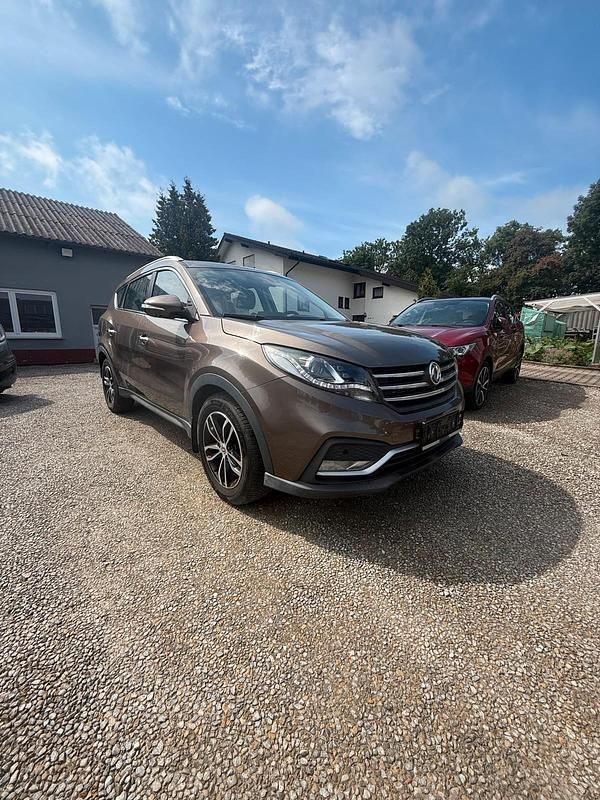 Gebraucht DFSK Glory 580 145 PS (106 kW) 2021 Braun SUV