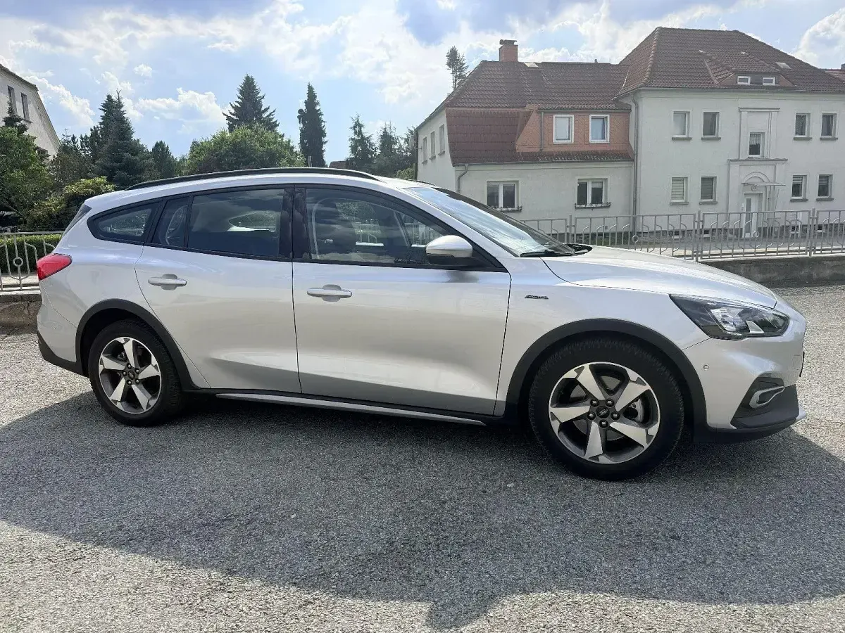 Gebraucht Ford Focus Active X 150 PS (110 kW) 2020 Silber Kombi