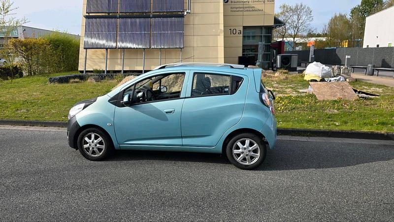Second-hand Chevrolet Spark 81 CP (59 kW) 2012 Albastru Hatchback