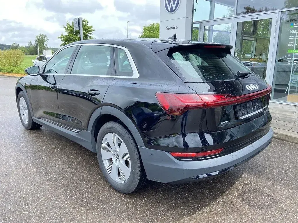 Gebraucht Audi e-tron 300 kW (408 PS) 2023 Schwarz SUV