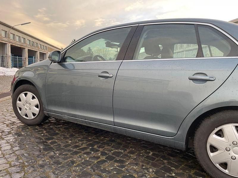 Gebraucht VW Jetta Comfortline 116 PS (85 kW) 2006 Grün Limousine