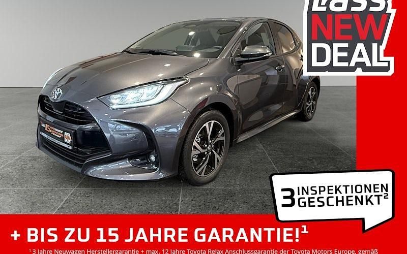 Neu Toyota Yaris Hybrid 116 PS (85 kW) 2025 Grau Limousine