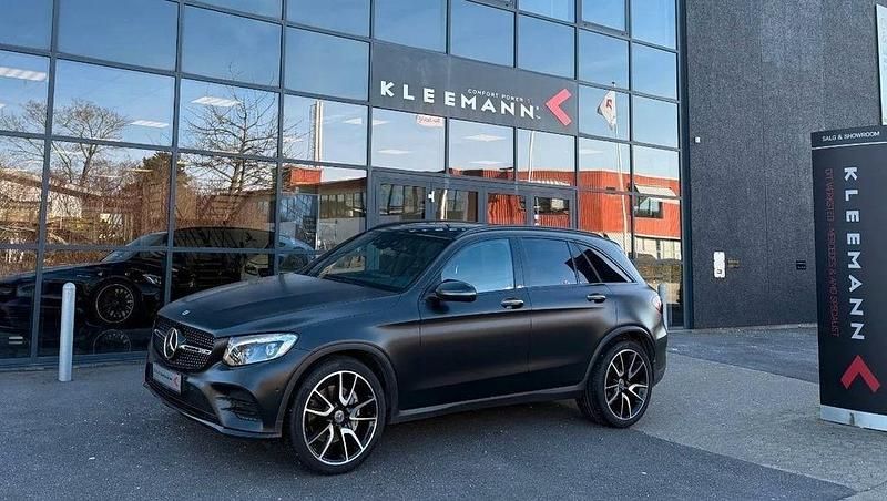 Blau Gebraucht 2017 Mercedes GLC43 AMG AMG SUV | 36.874 € (Teuer) - Bild 1/4