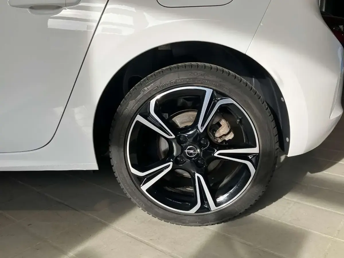 Gebraucht Opel Corsa 101 PS (74 kW) 2022 Weiß Kleinwagen