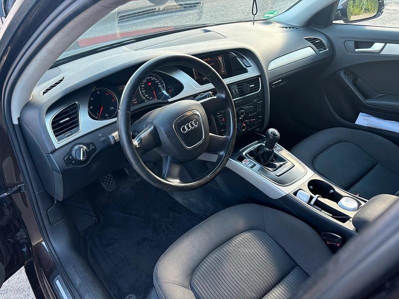 Gebraucht Audi A4 140 PS (102 kW) 2012 Braun Kombi