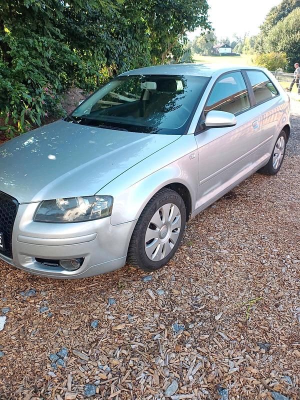 Grau Gebraucht 2005 Audi A3 Coupé | 2.200 € (Guter Preis) - Bild 1/4