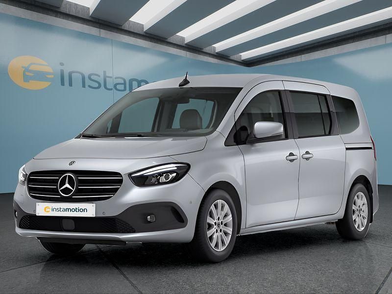 Silber Gebraucht 2024 Mercedes T180 Van / Kleinbus | 34.749 € - Bild 1/4