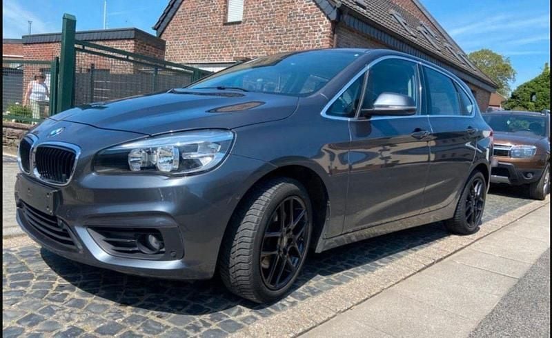 Gebraucht BMW 220 Active Tourer Advantage 192 PS (141 kW) 2017 Grau Van / Kleinbus