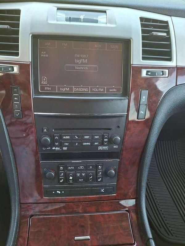 Schwarz Gebraucht 2016 Cadillac Escalade SUV | 28.888 € (Superpreis) - Bild 1/4