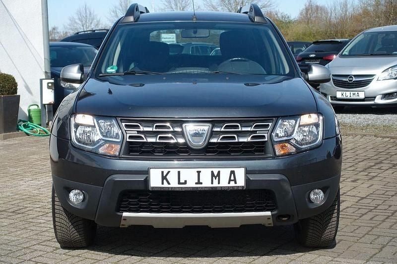Second-hand Dacia Duster 114 CP (83 kW) 2016 Gri SUV