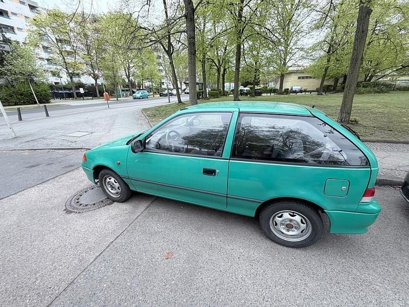 Usata Suzuki Swift 39 CV (28 kW) 2000 Verde Utilitaria
