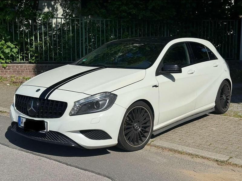 Gebraucht Mercedes A180 Sport 122 PS (89 kW) 2013 Weiß Kleinwagen