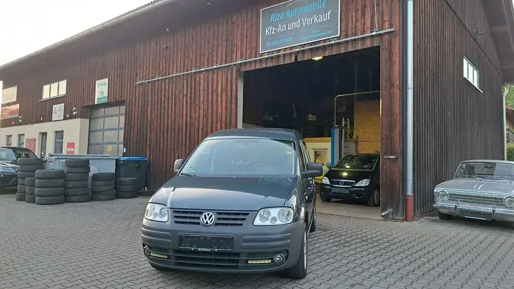 Używany VW Caddy Life 105 KM (77 kW) 2005 Szary Minivan