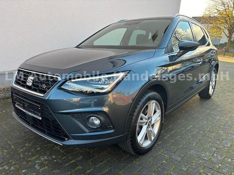 Grau Gebraucht 2019 Seat Arona FR SUV | 17.998 € (Fairer Preis) - Bild 1/4