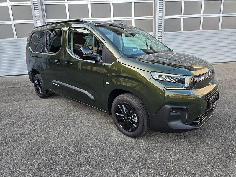 Neu Citroën Berlingo 131 PS (96 kW) 2025 Sirkkagrün metallic Van / Kleinbus