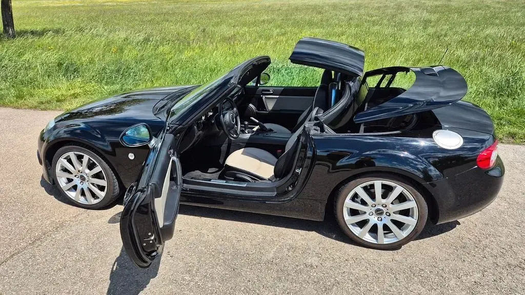 Używany Mazda MX5 Sendo 160 KM (117 kW) 2014 Czarny Kabriolet