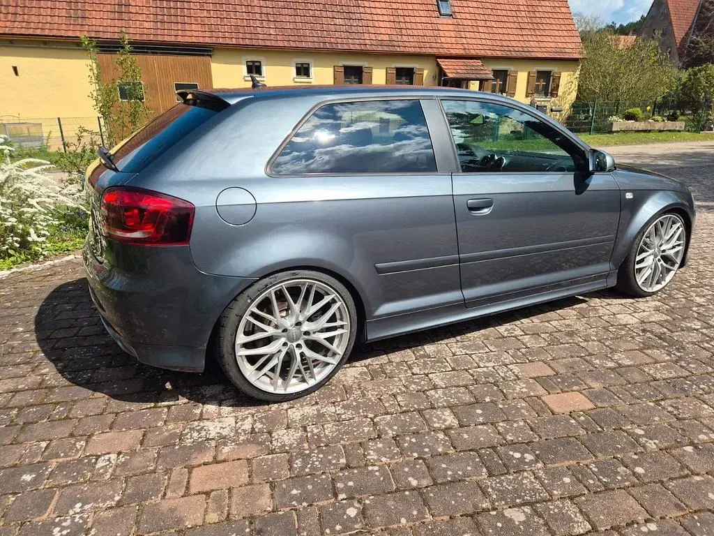 Gebraucht Audi S3 Performance 265 PS (194 kW) 2007 Grau Kleinwagen