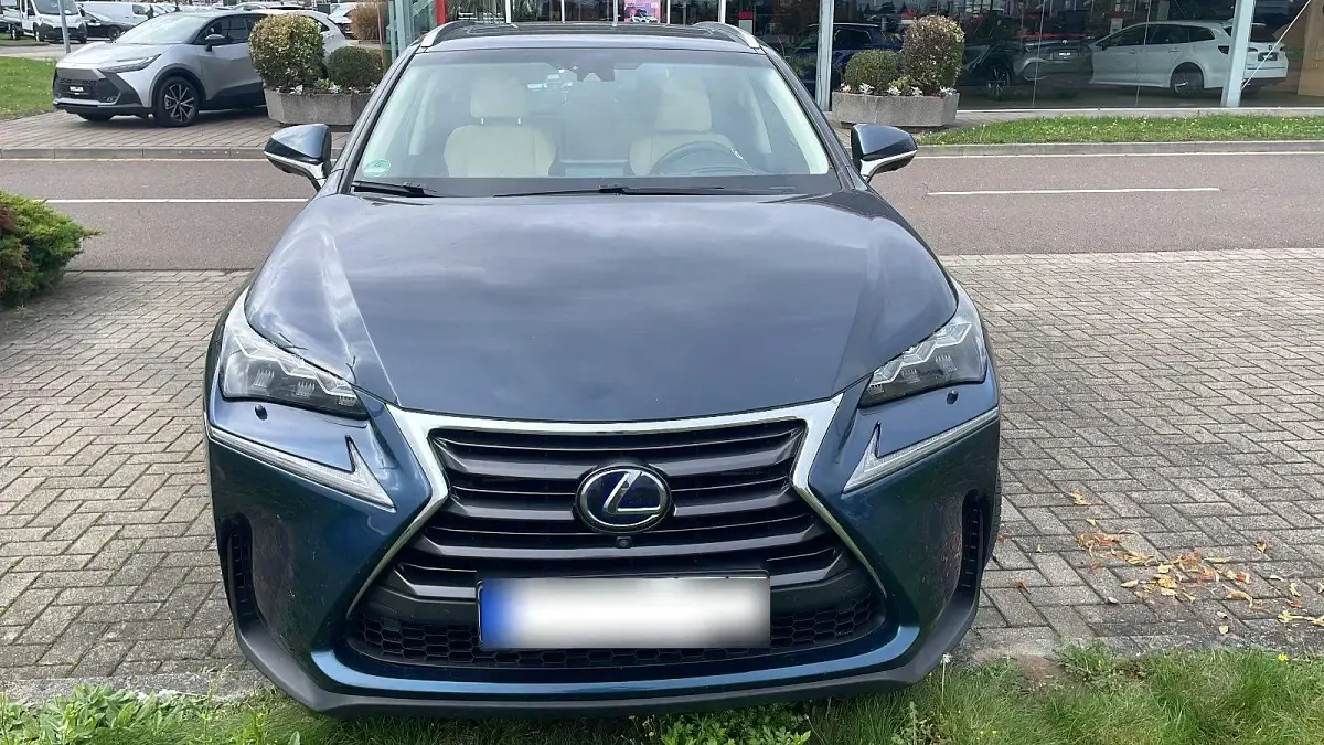 Gebraucht Lexus NX300h Luxury Line 155 PS (114 kW) 2015 Blau SUV