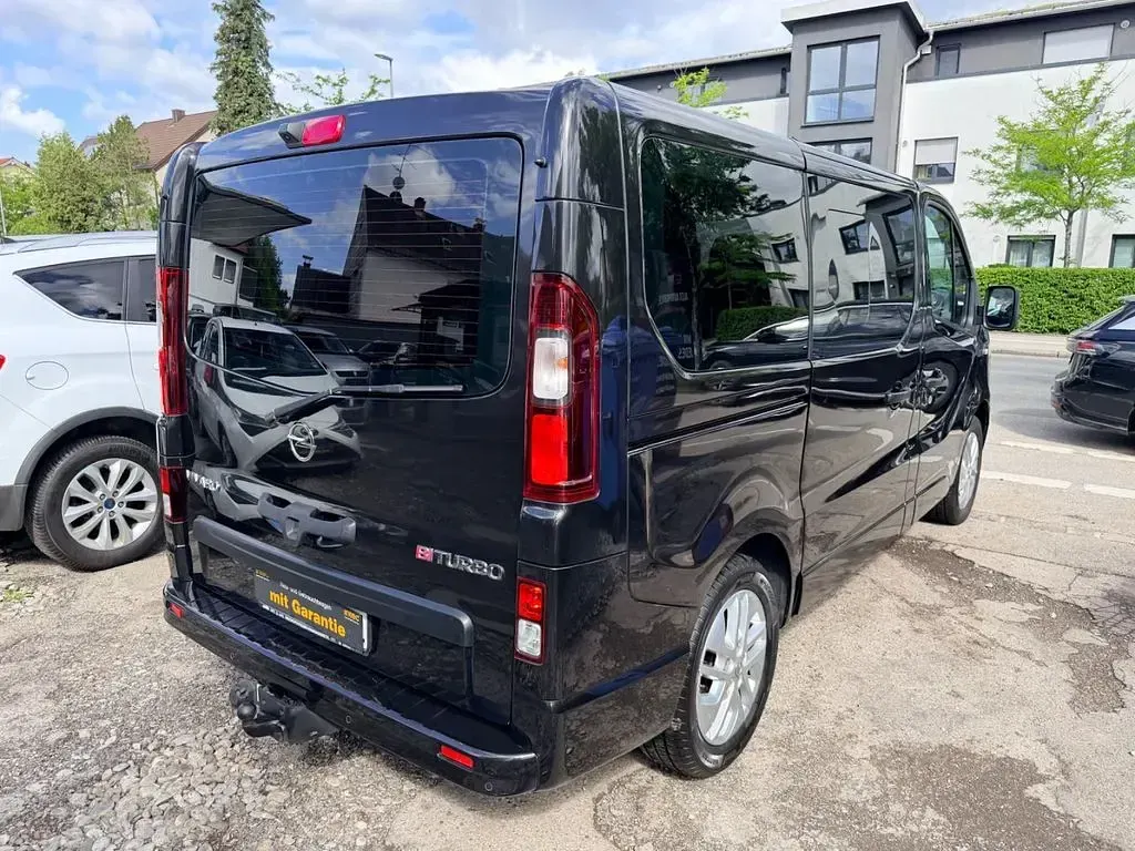 Gebraucht Opel Vivaro 145 PS (106 kW) 2017 Schwarz Van / Kleinbus