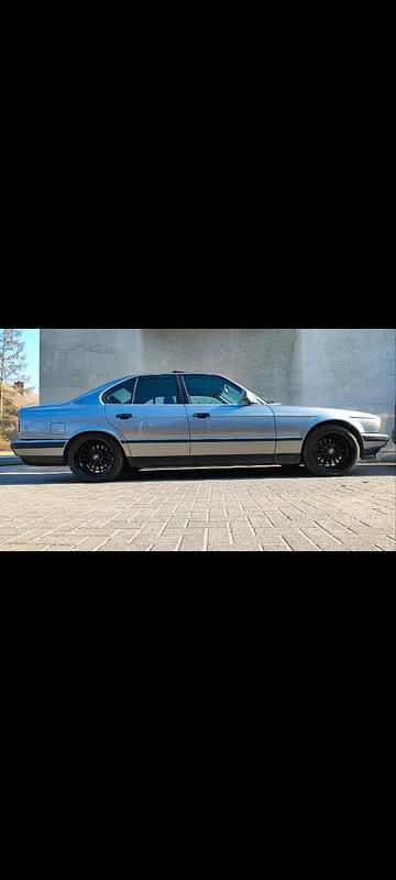 Gebraucht BMW 528 207 PS (152 kW) 1993 Grau Limousine