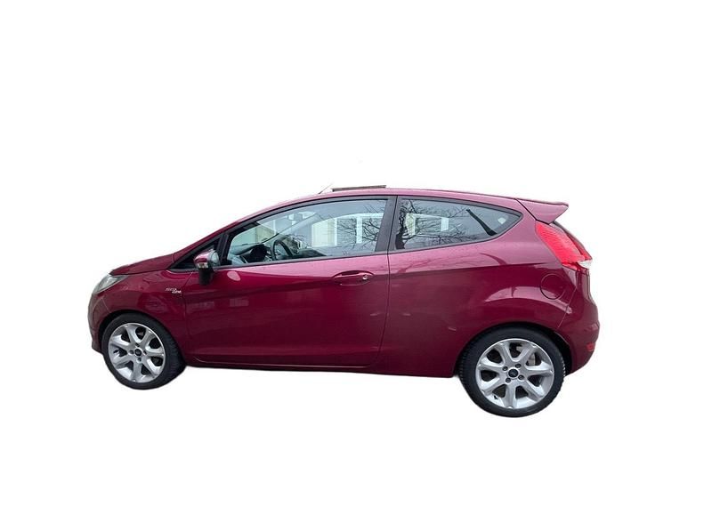 Gebraucht Ford Fiesta 84 PS (61 kW) 2011 Andere farben Kleinwagen