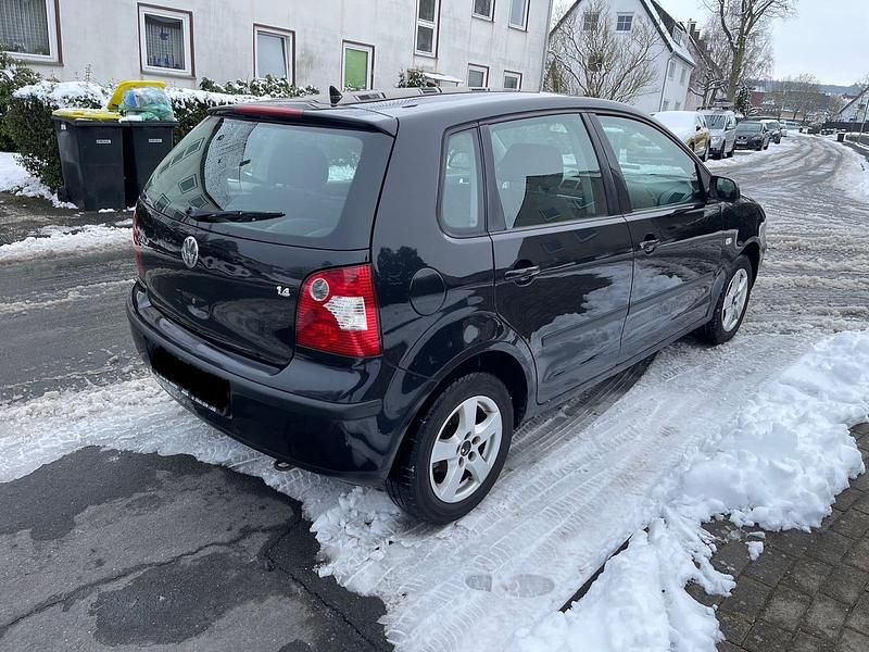 Gebraucht VW Polo 75 PS (55 kW) 2002 Schwarz Kleinwagen