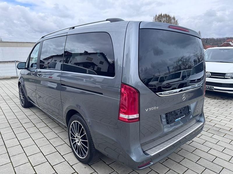 Gebraucht Mercedes V300 237 PS (174 kW) 2021 Selenitgrau metallic Van / Kleinbus