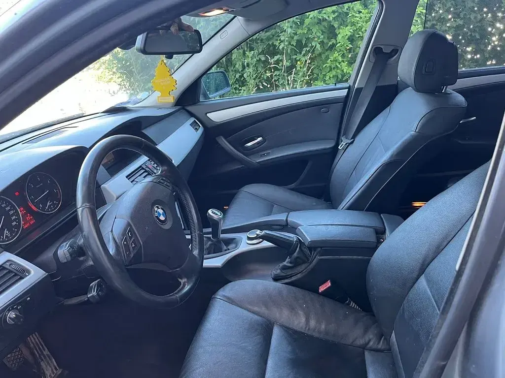 Gebraucht BMW 525 197 PS (144 kW) 2008 Grau Kombi