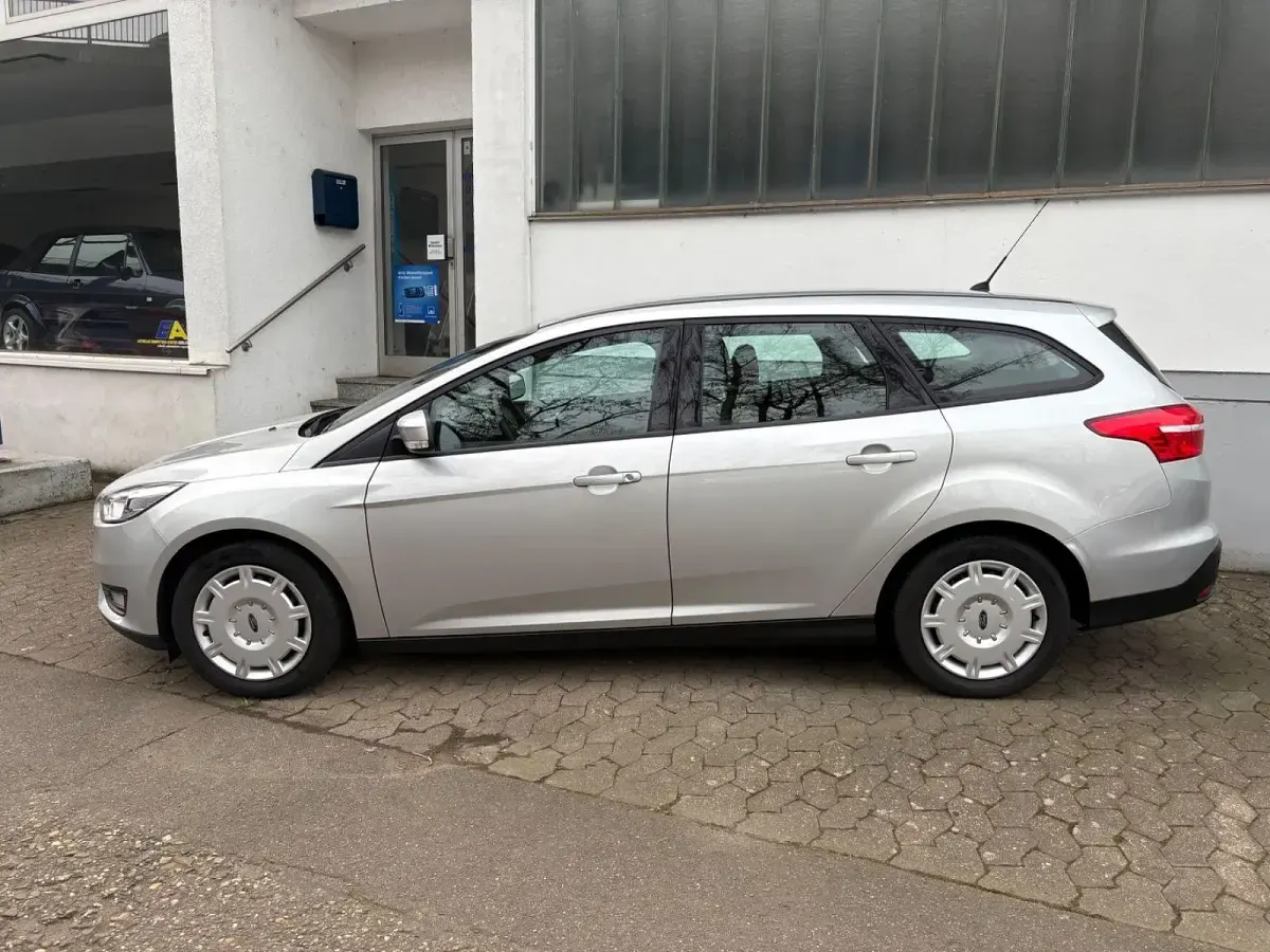 Gebraucht Ford Focus 101 PS (74 kW) 2016 Silber Kombi