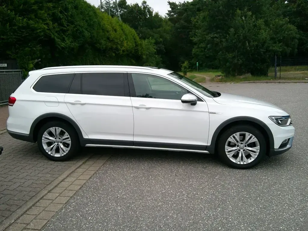 Gebraucht VW Passat Alltrack 150 PS (110 kW) 2017 Weiß Kombi