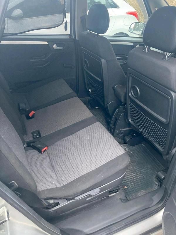 Gebraucht Opel Meriva 101 PS (74 kW) 2003 Silber Van / Kleinbus