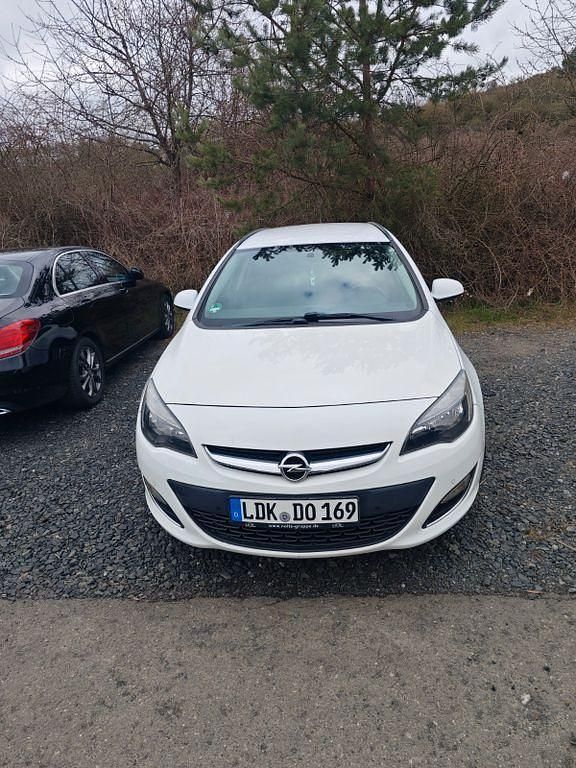Gebraucht Opel Astra S 131 PS (96 kW) 2013 Weiß Kombi