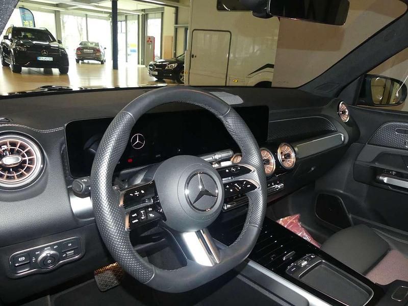Gebraucht Mercedes EQB300 Advanced Plus 167 kW (228 PS) 2024 Kosmosschwarz  metalliclack SUV