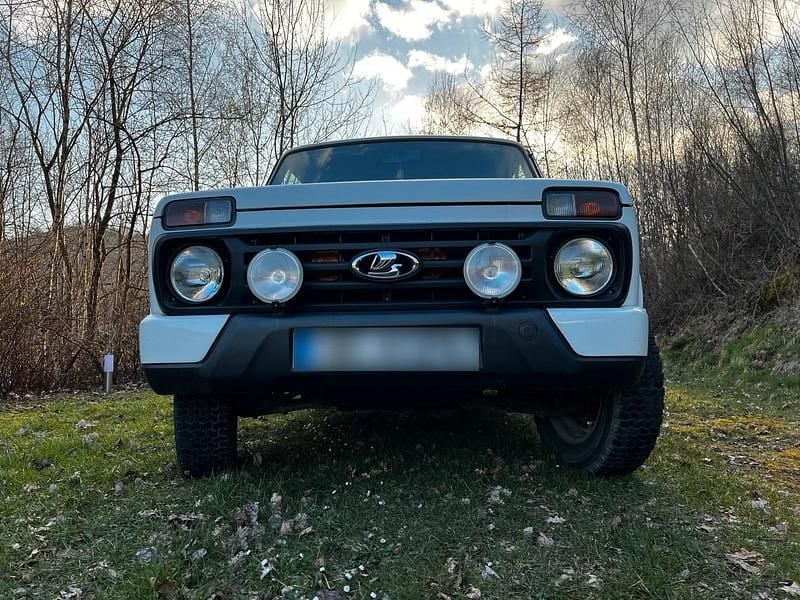 Gebraucht Lada Urban 80 PS (58 kW) 2016 Weiß SUV