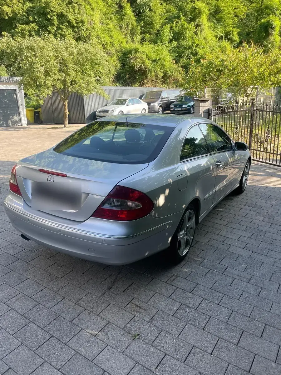Gebraucht Mercedes CLK200 163 PS (119 kW) 2007 Silber Coupé