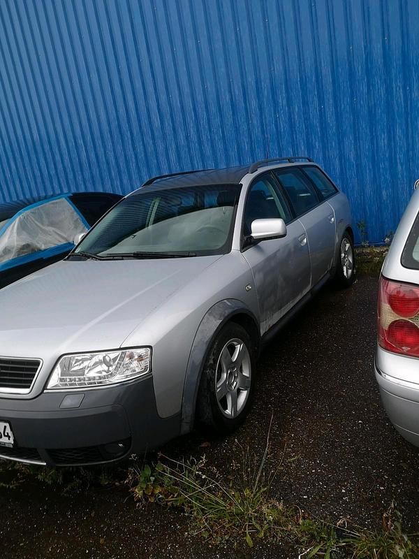 Grau Gebraucht 2003 Audi A6 Allroad Kombi | 1.300 € - Bild 1/4